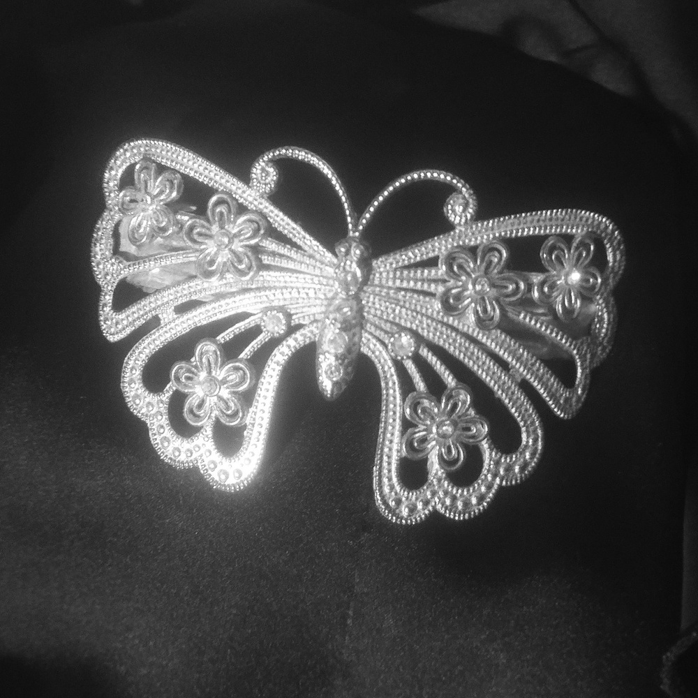 Metal silver tone butterfly barrette